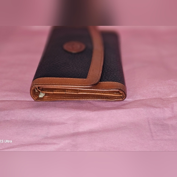 DOONEY & BOURKE VINTAGE ALL WEATHER PEBBLED LEATHER TRIFOLD WALLET - Picture 5 of 10